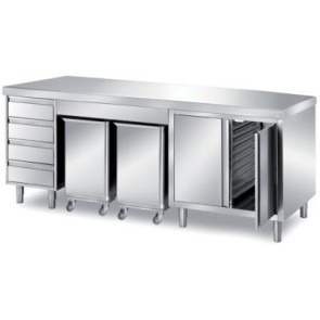 Tavolo pasticceria composizione n°3, piano h=60mm raggiato su un fronte, n°1 cassettiera a 4 cassetti + due tramogge cpd/1 + elemento portateglie con due battenti mm 2400x800x850 h