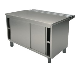 Elemento neutro su armadio chiuso l=1500 mm