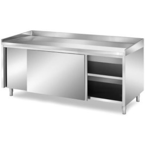 Tavolo panetteria con scorrevoli, piano raggiato su un fronte h=60mm e alzatine in acciaio, ripiano intermedio regolabile, mm 1600x900x850 h