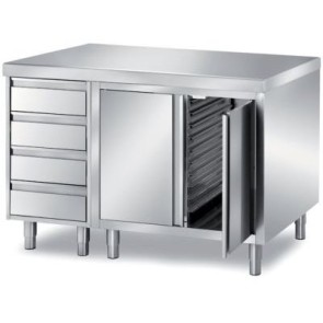Tavolo pasticceria composizione n°2, piano h=60mm raggiato su un fronte, n°1 cassettiera a 4 cassetti + vano con porta battente + elemento portateglie con battente mm 1800x800x850 h