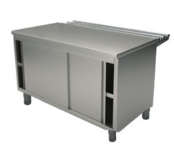 Elemento neutro su armadio chiuso l=1200 mm