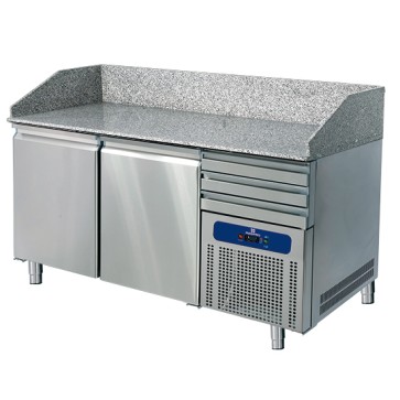 banco pizza con 3 cassetti portapalline , 2 vani refrigerate per inserimento teglie 600x400 mm,